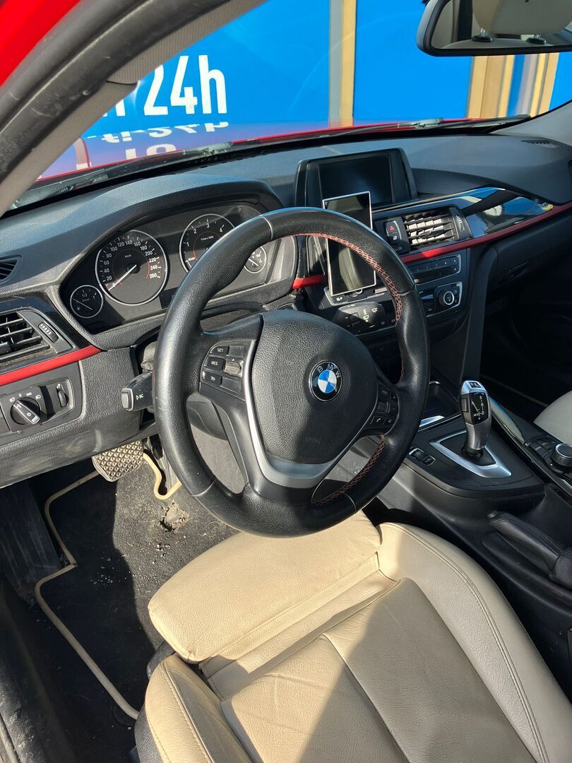 BMW 318 2013
