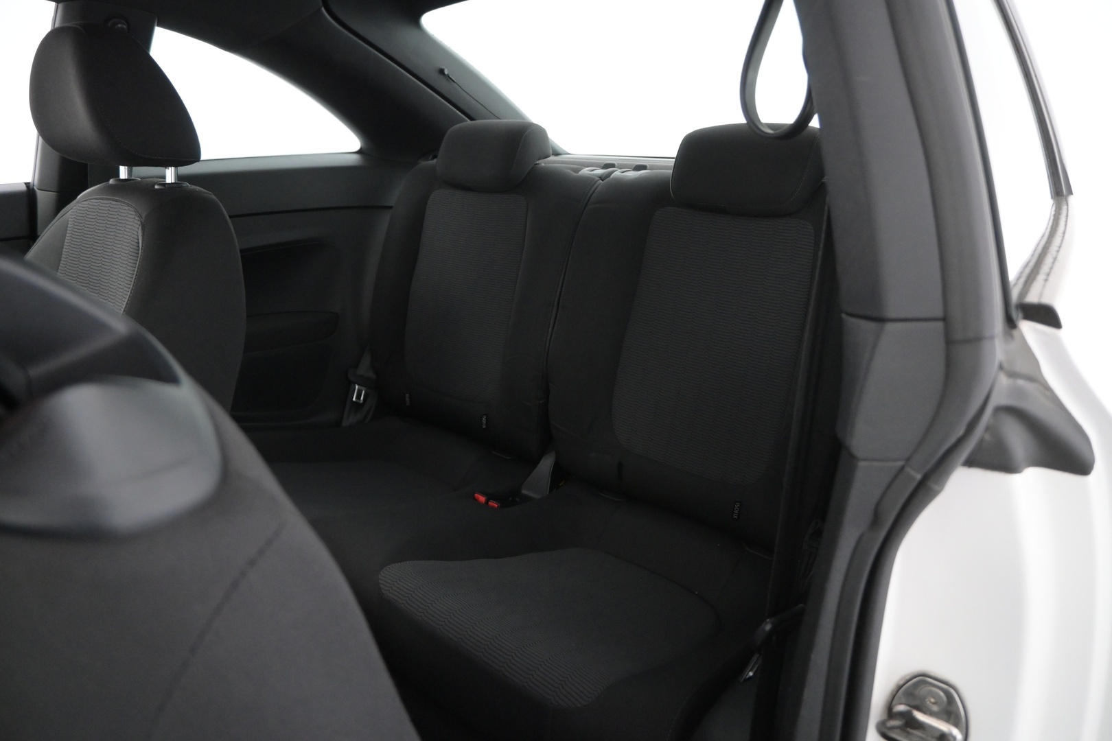 VOLKSWAGEN Beetle 2012
