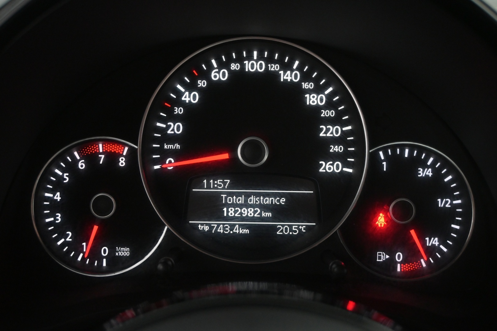 VOLKSWAGEN Beetle 2012