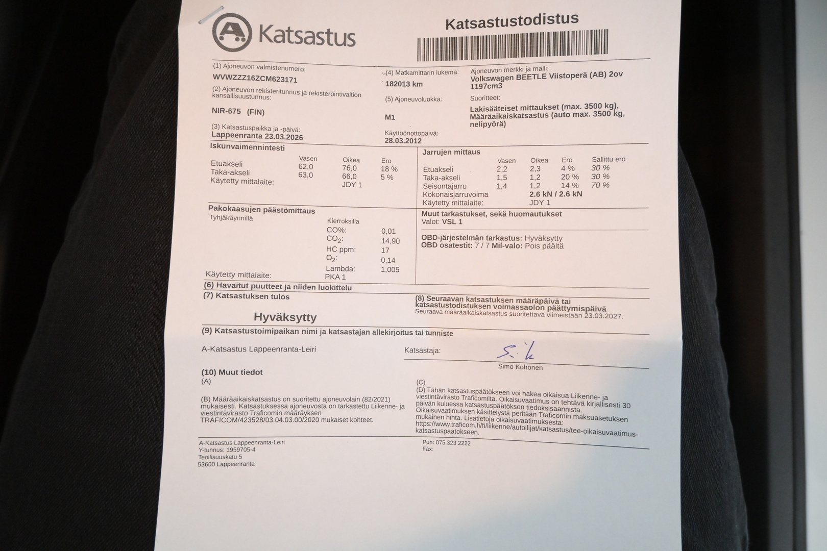 VOLKSWAGEN Beetle 2012