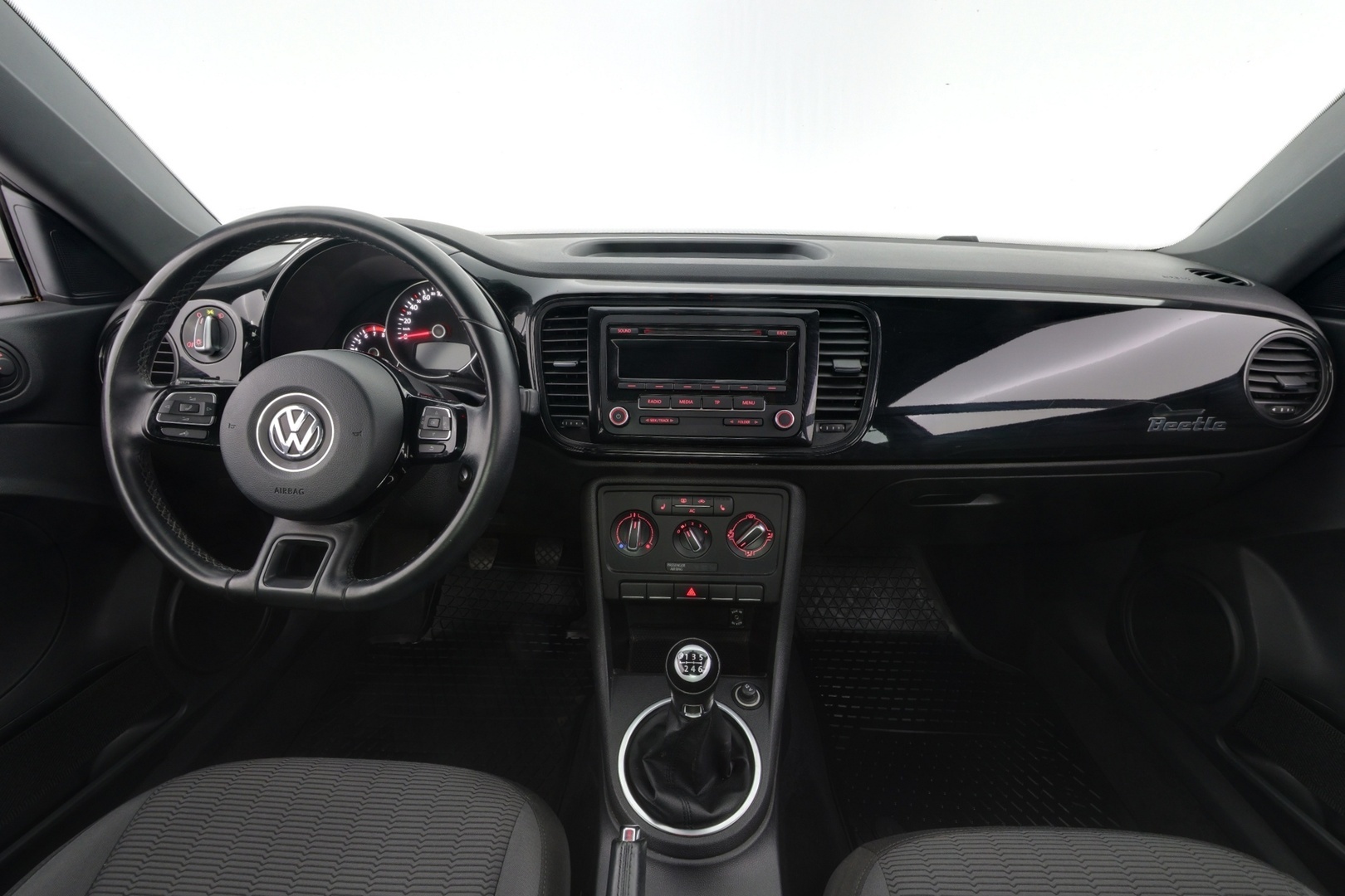 VOLKSWAGEN Beetle 2012