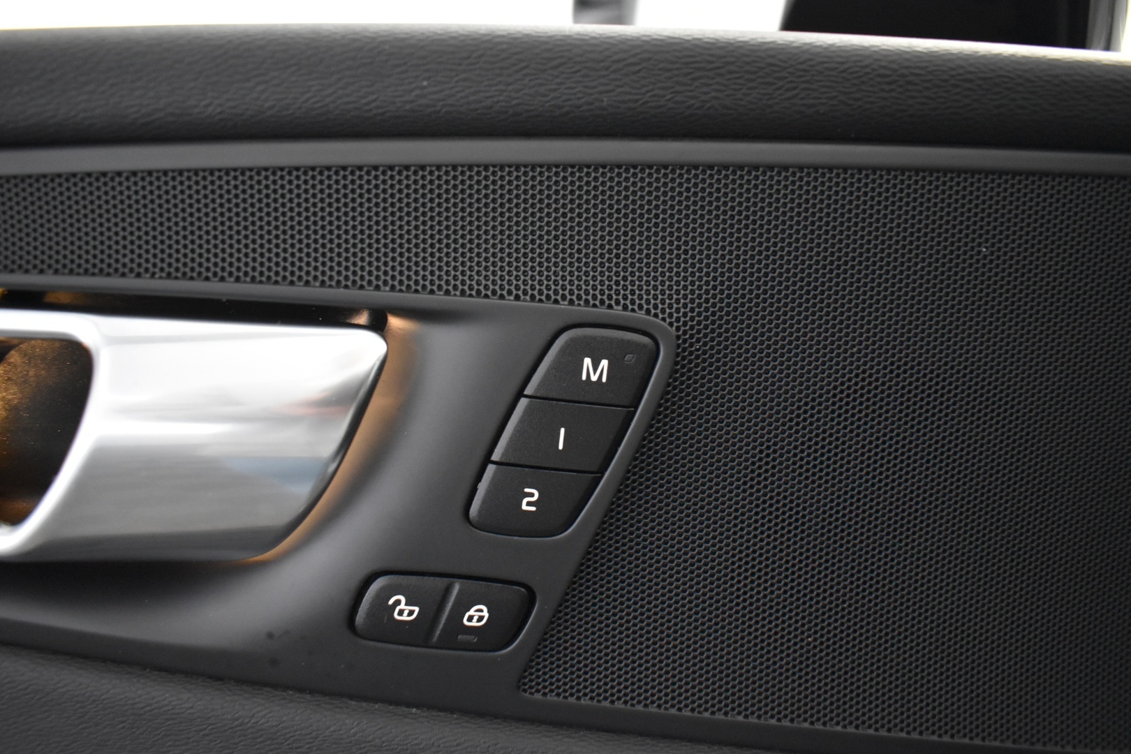 VOLVO XC60 2020