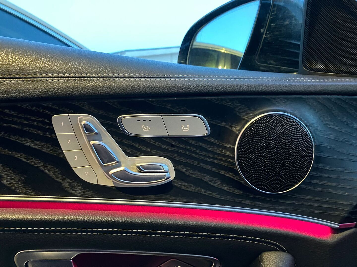 MERCEDES-BENZ E 2020