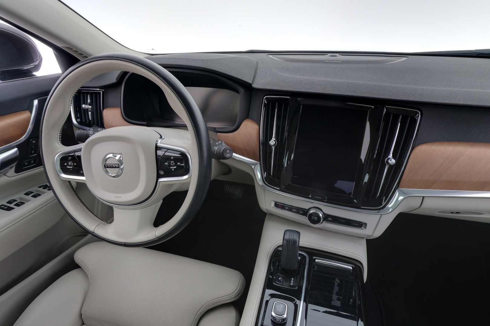 VOLVO V90 2021