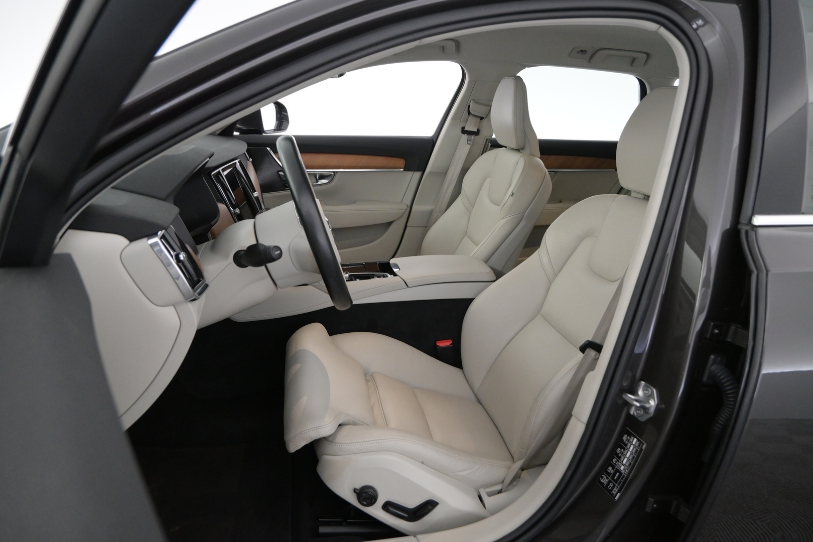 VOLVO V90 2021
