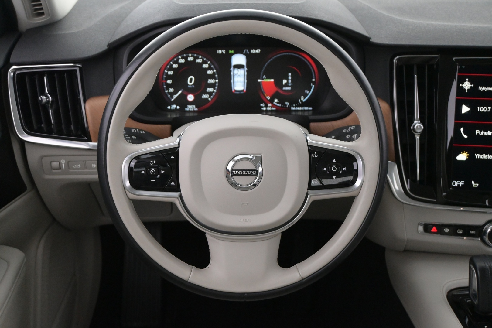 VOLVO V90 2021