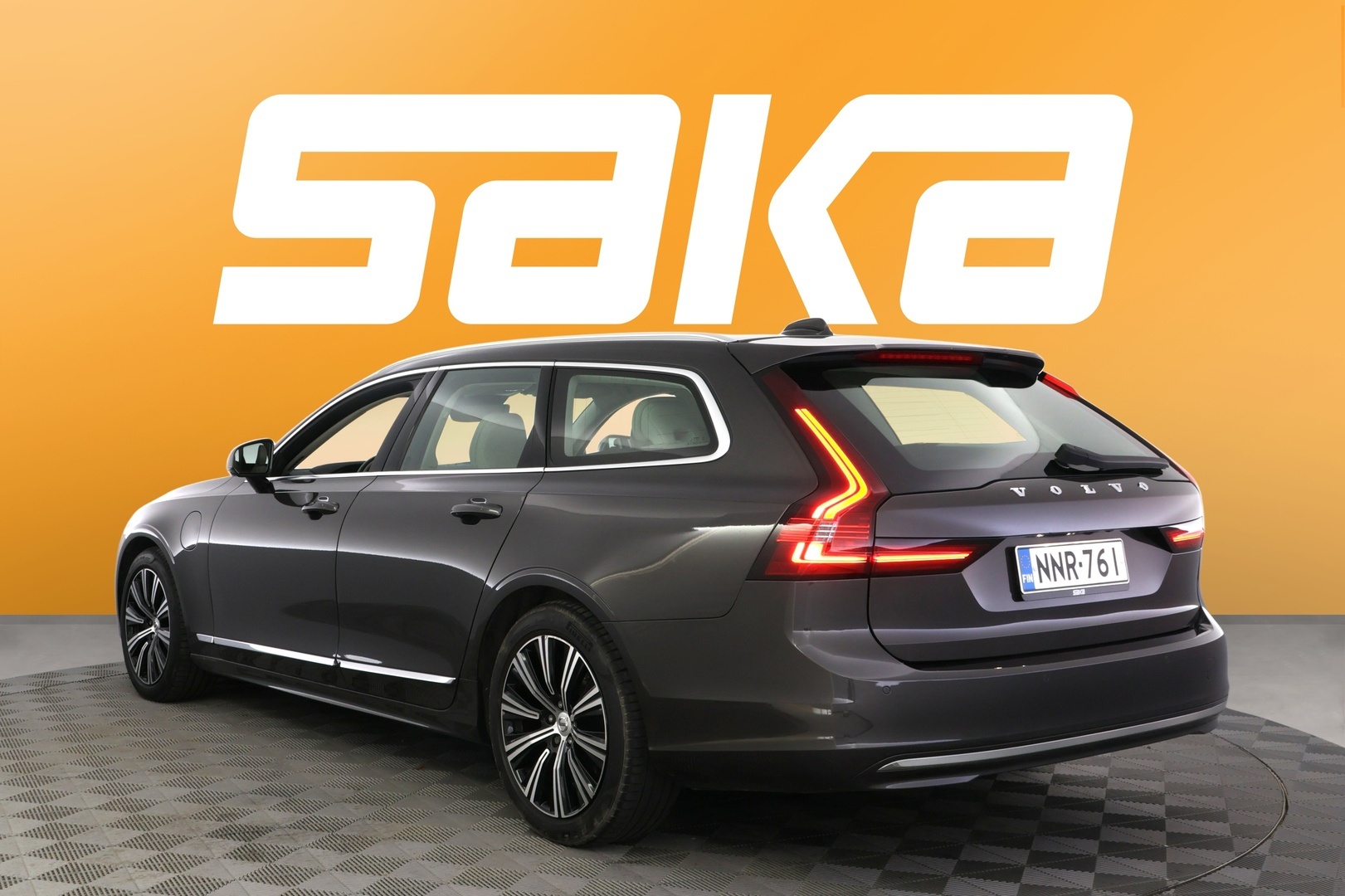 VOLVO V90 2021