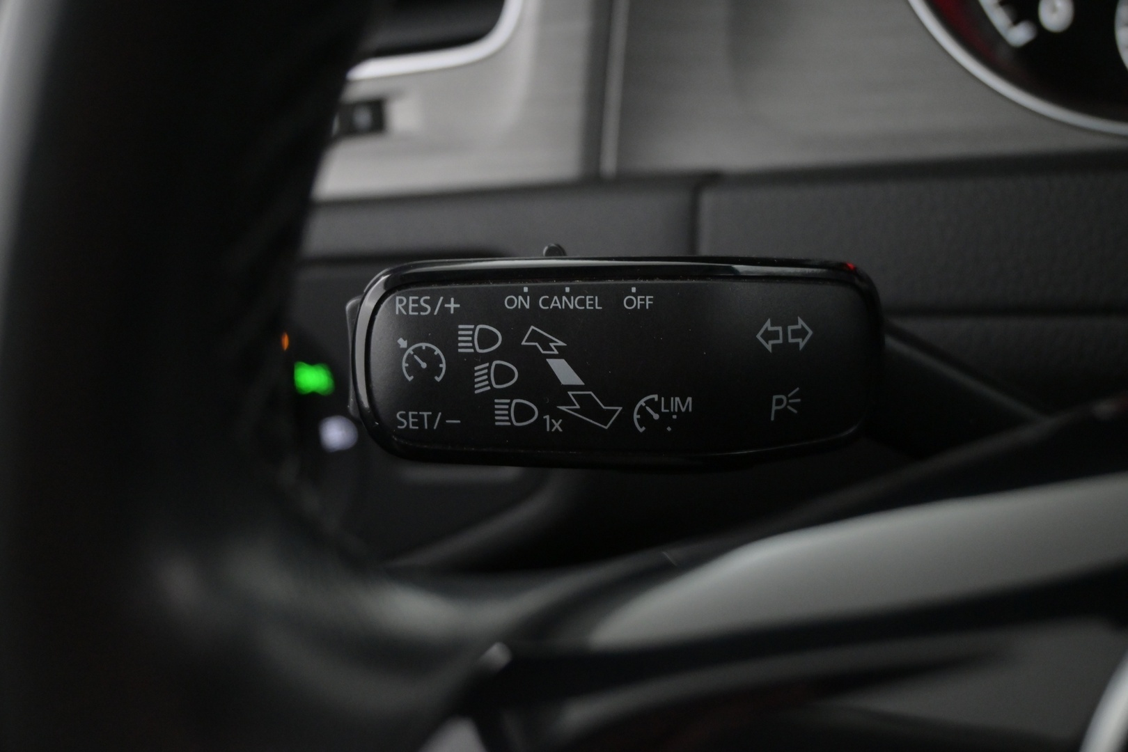 VOLKSWAGEN Golf 2013