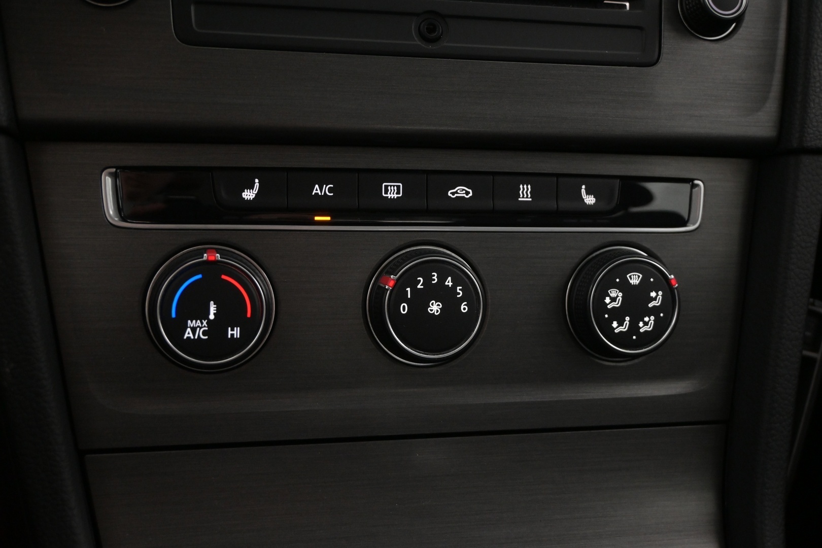 VOLKSWAGEN Golf 2013