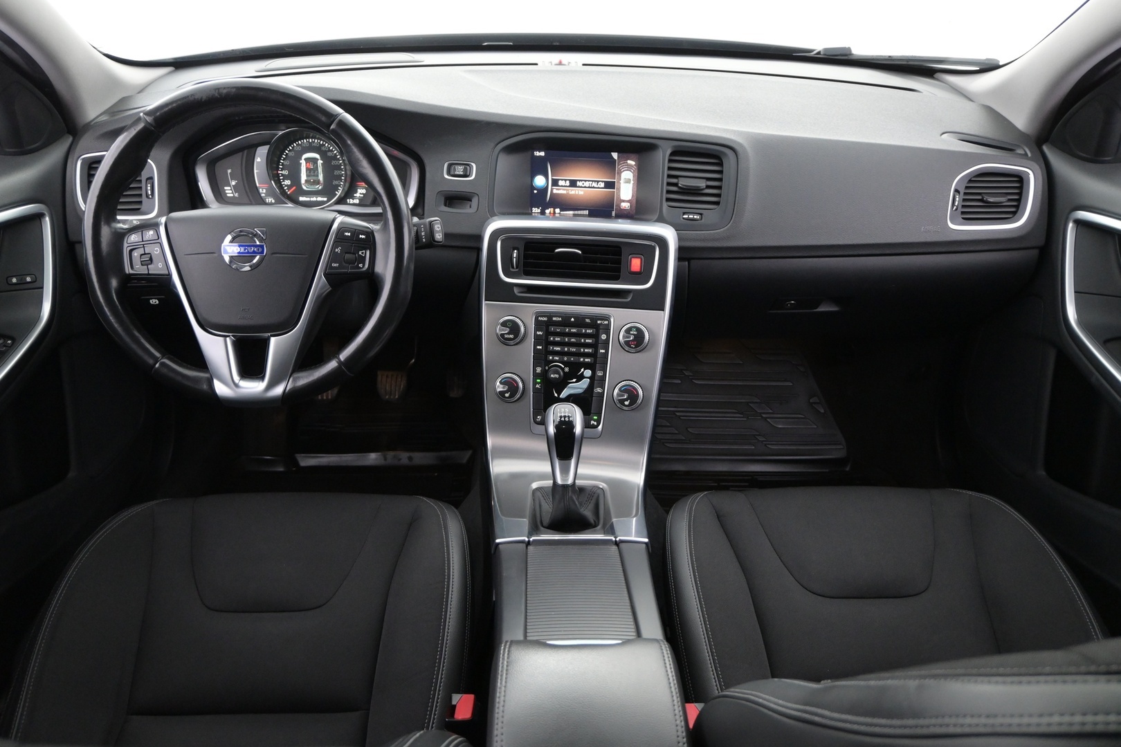 VOLVO V60 Cross Country 2017