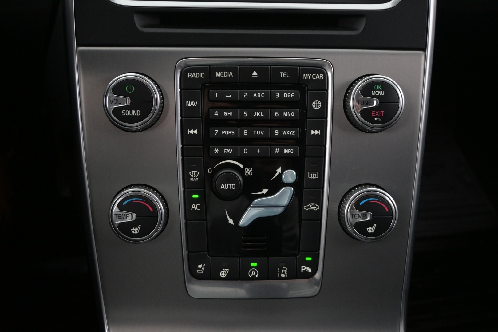 VOLVO V60 Cross Country 2017