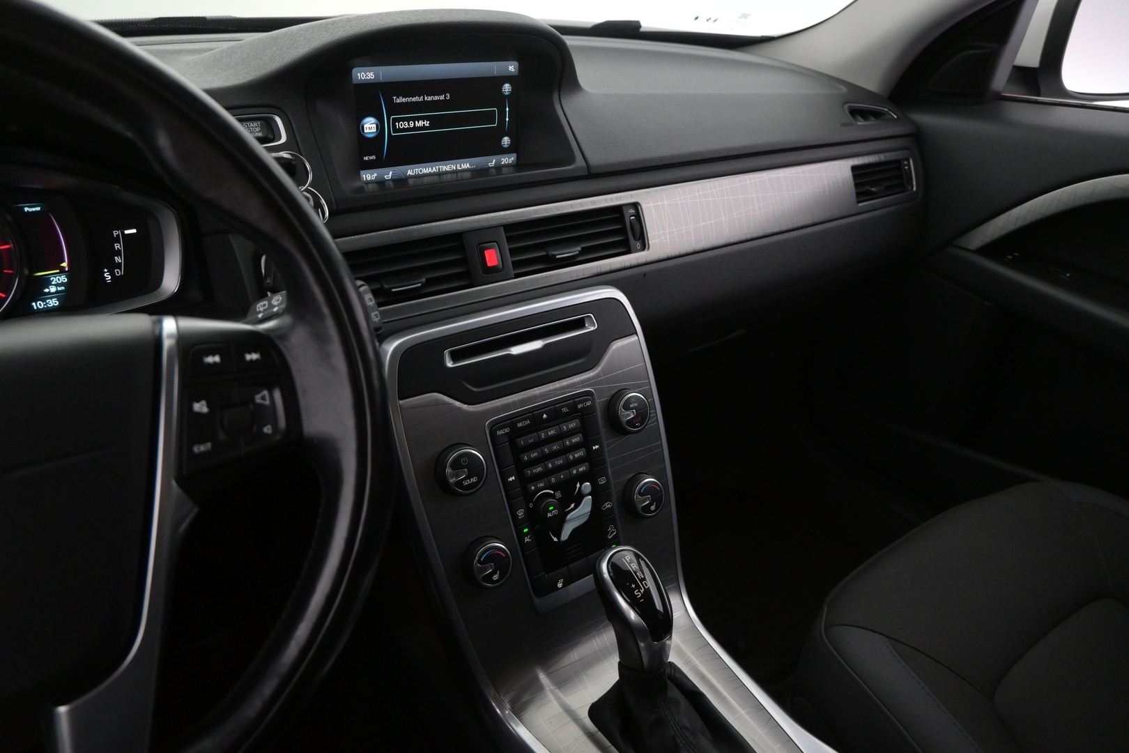 VOLVO XC70 2014
