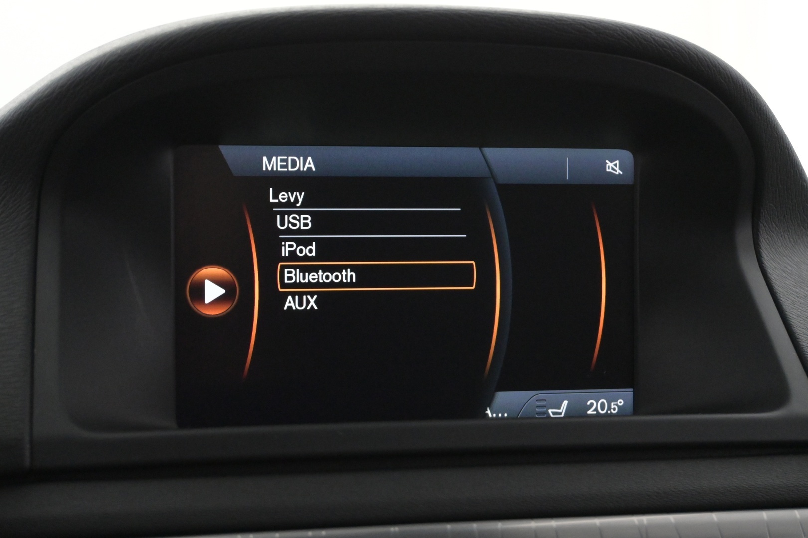VOLVO XC70 2014