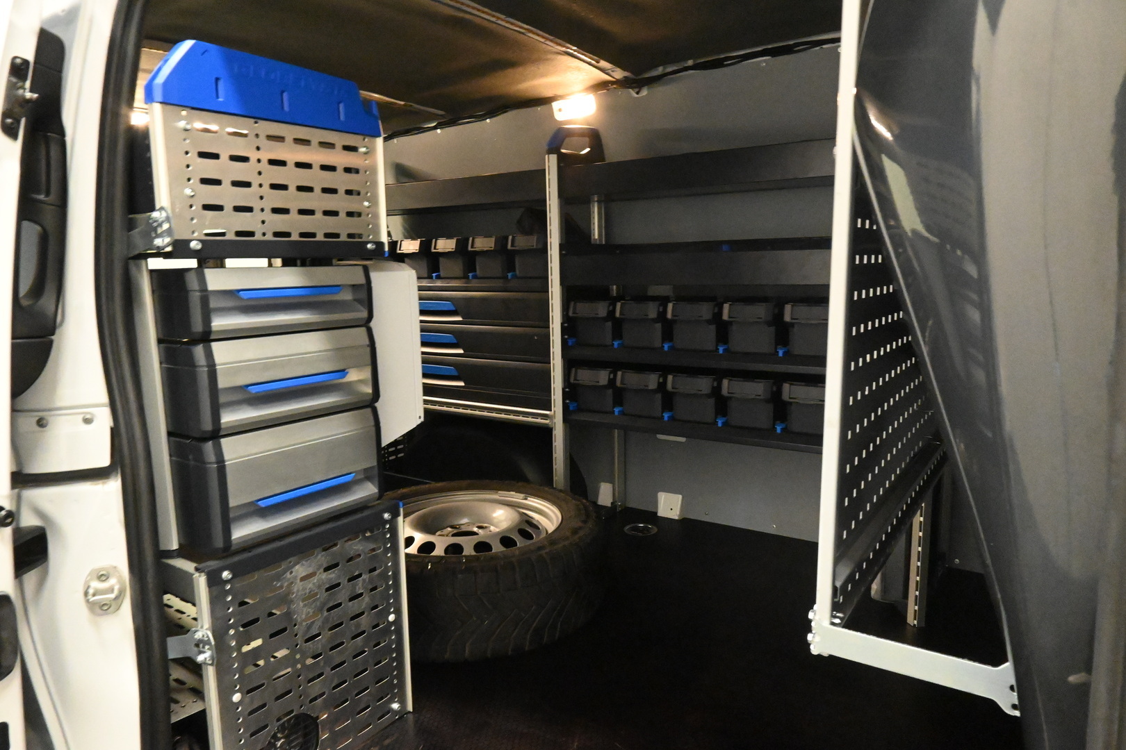 MERCEDES-BENZ Vito 2023