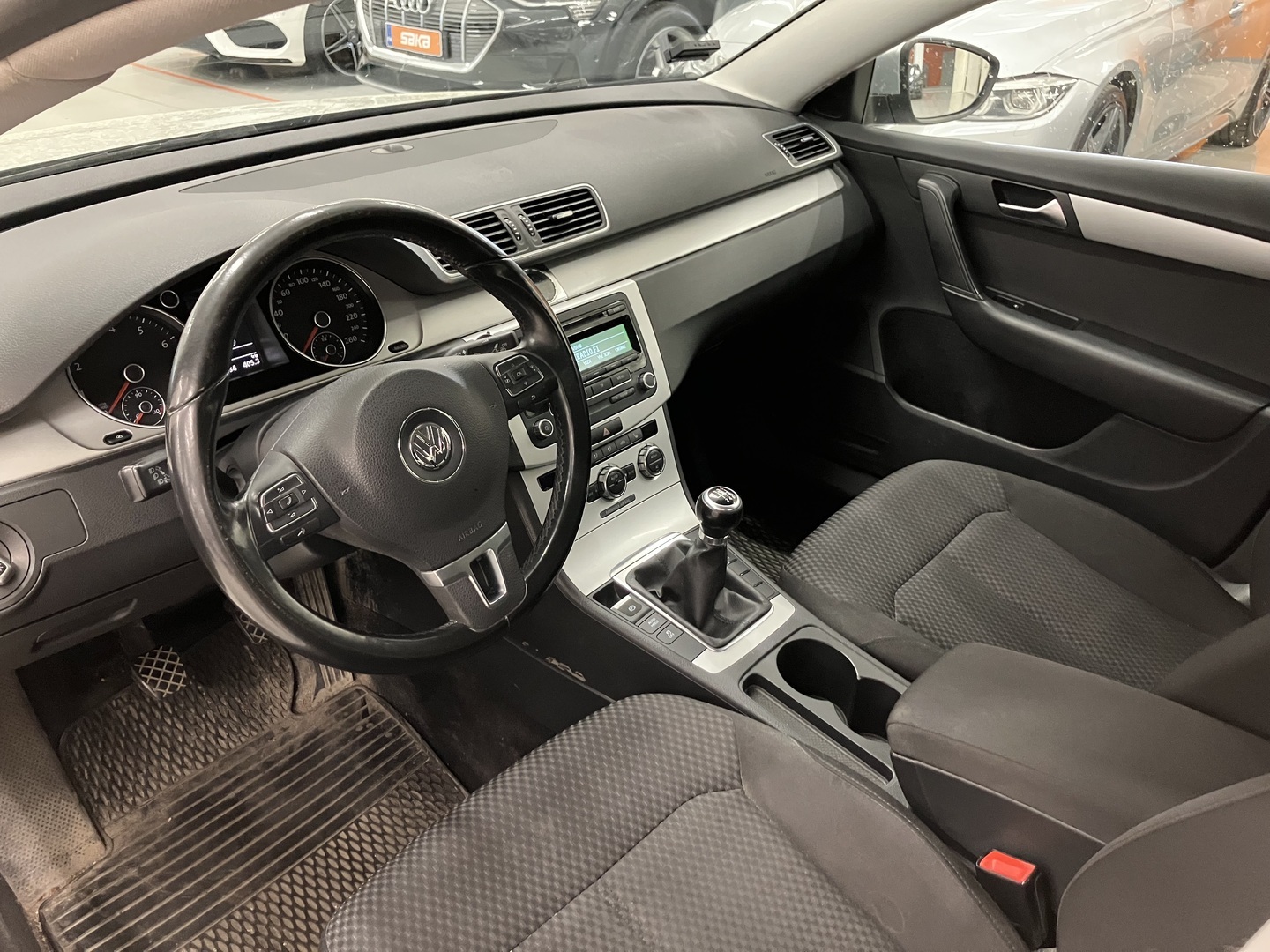 VOLKSWAGEN Passat 2012