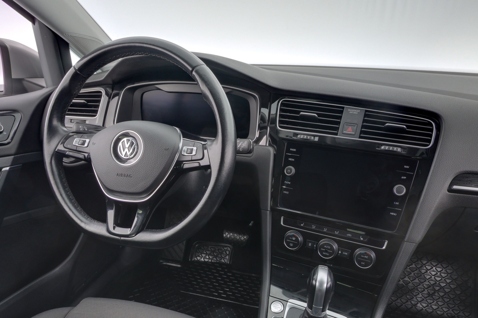 VOLKSWAGEN Golf 2018