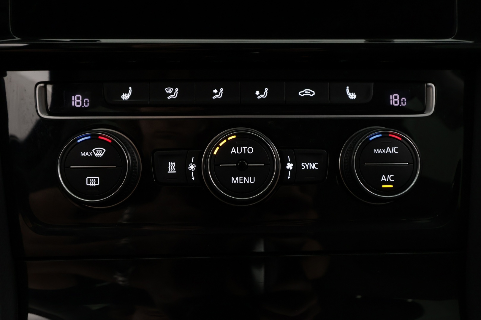 VOLKSWAGEN Golf 2018