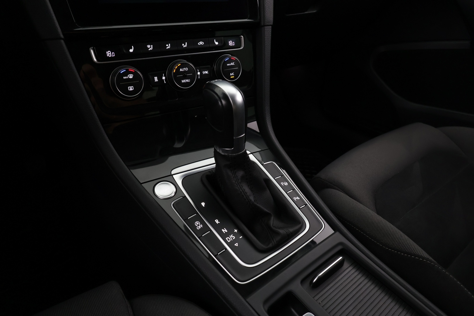 VOLKSWAGEN Golf 2018