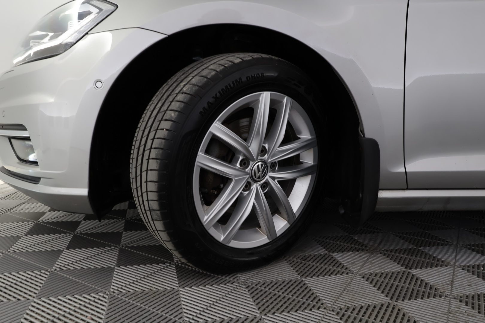 VOLKSWAGEN Golf 2018