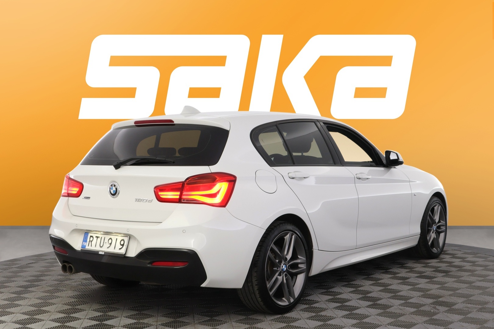 BMW 120 2019