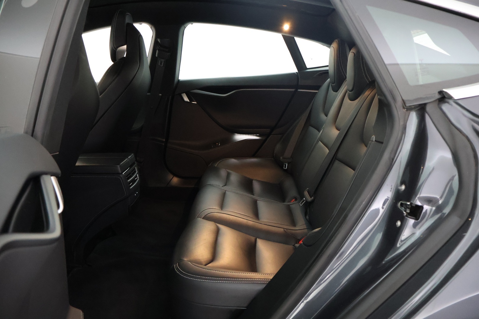 TESLA Model S 2018