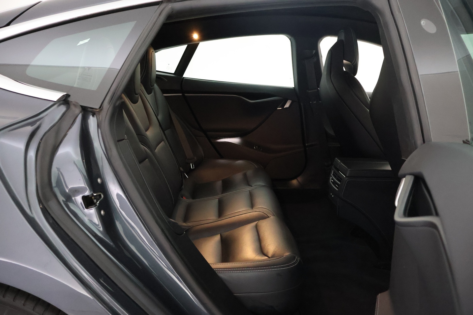 TESLA Model S 2018