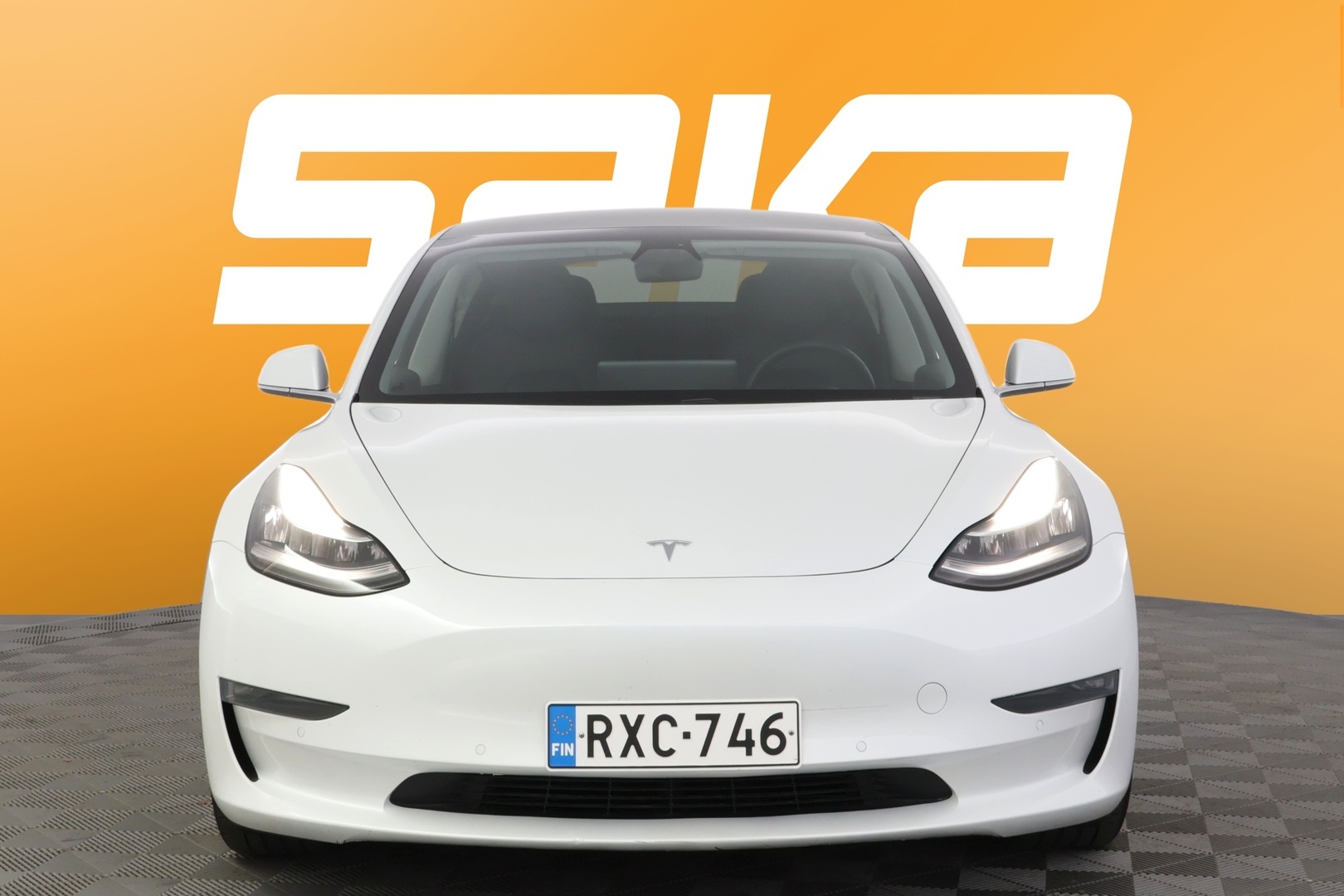 TESLA Model 3 2020