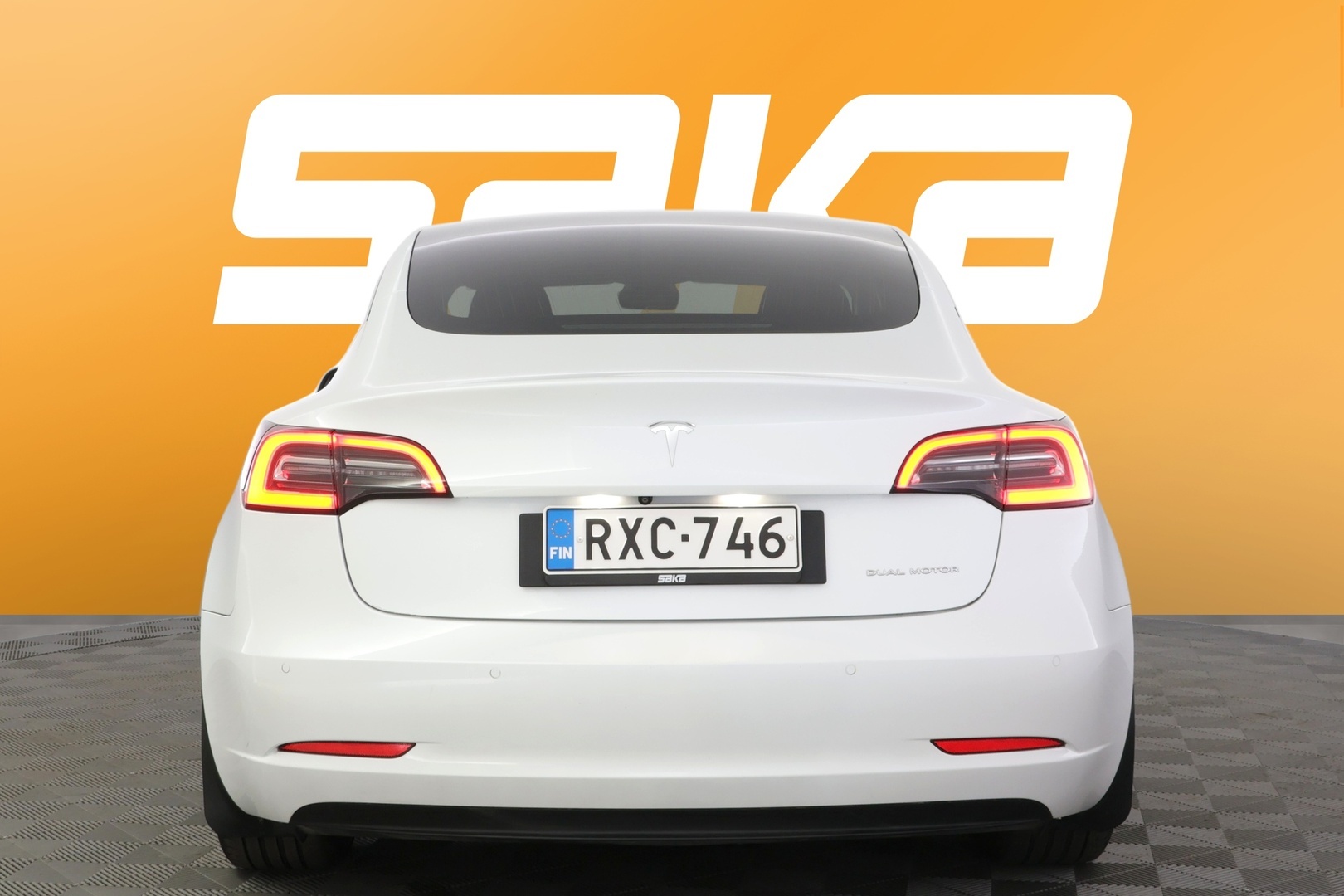 TESLA Model 3 2020