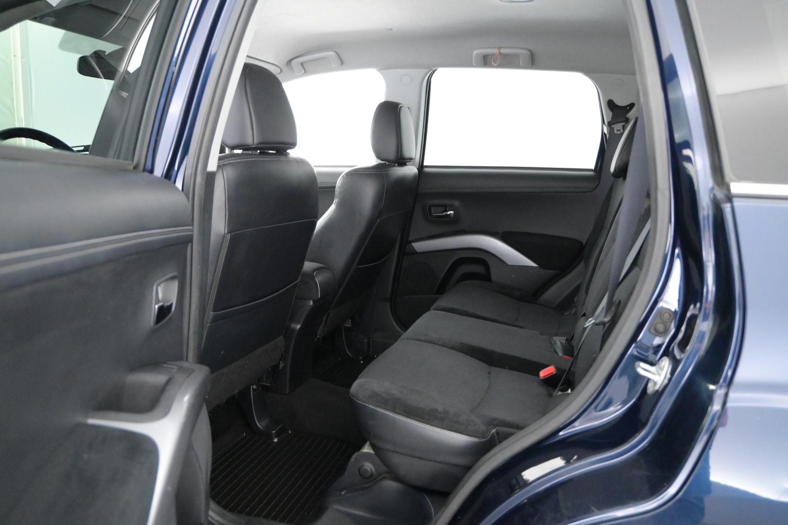 MITSUBISHI Outlander 2011