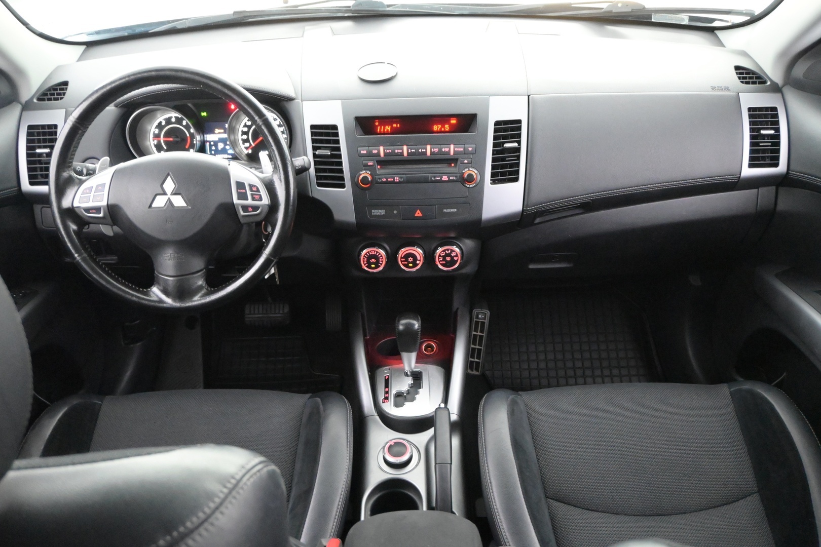 MITSUBISHI Outlander 2011