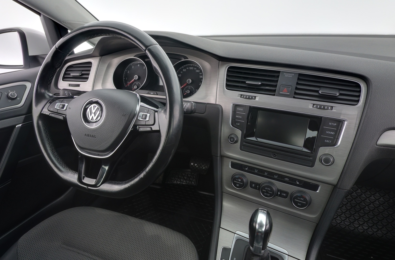 VOLKSWAGEN Golf 2014