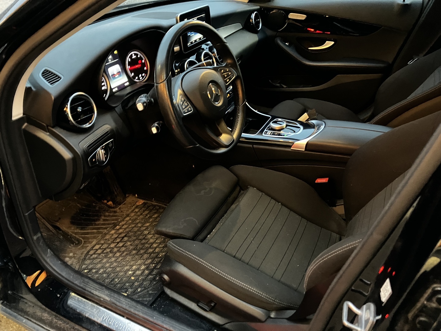 MERCEDES-BENZ C 2017