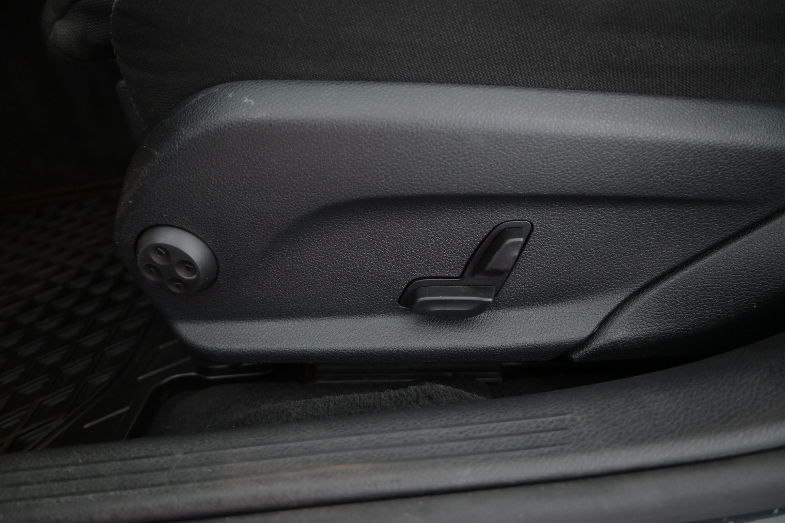 MERCEDES-BENZ C 2016