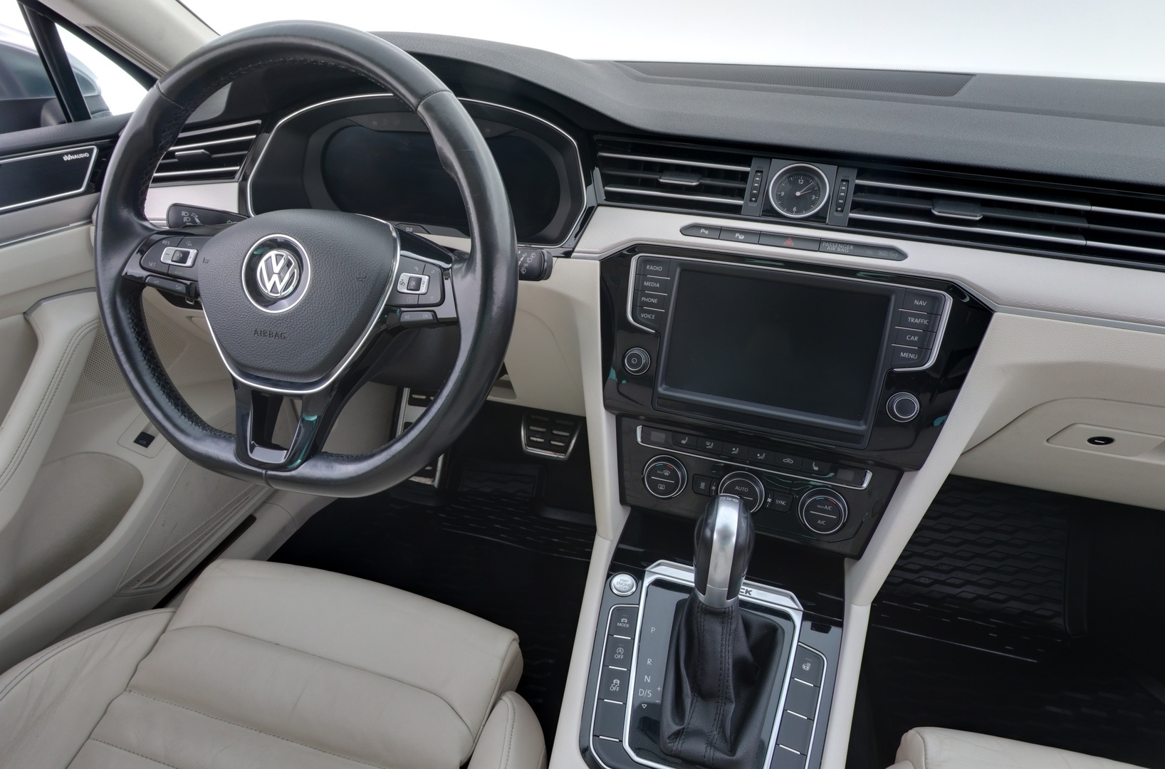 VOLKSWAGEN Passat 2017