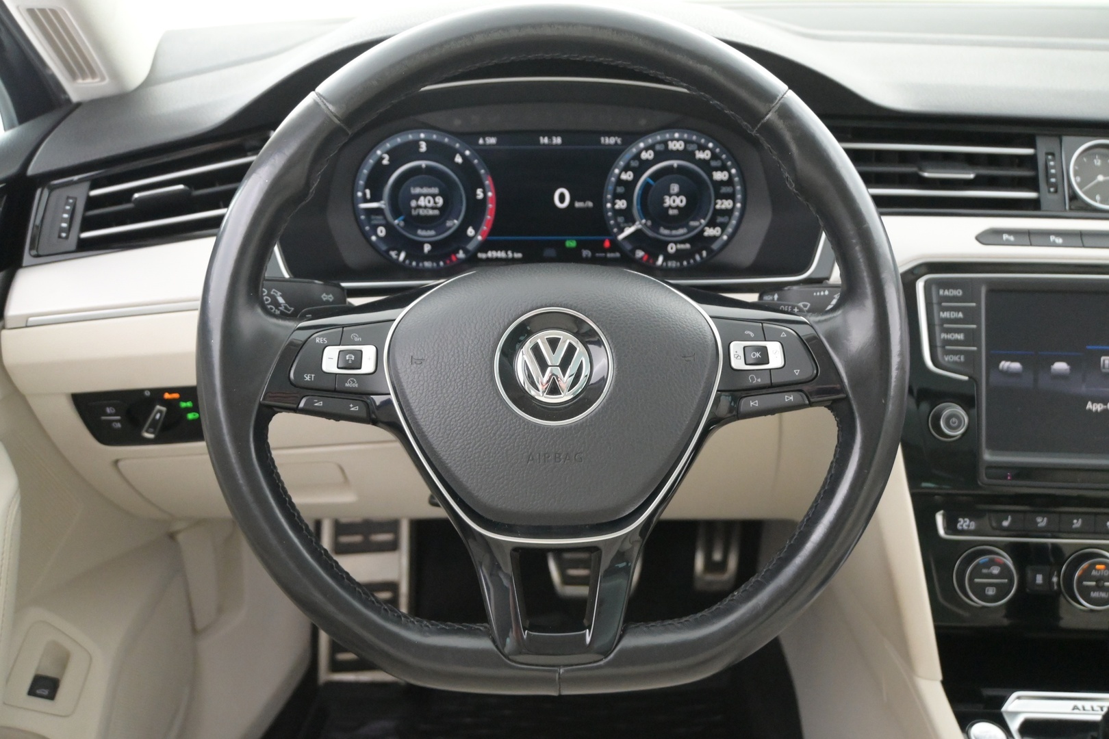 VOLKSWAGEN Passat 2017