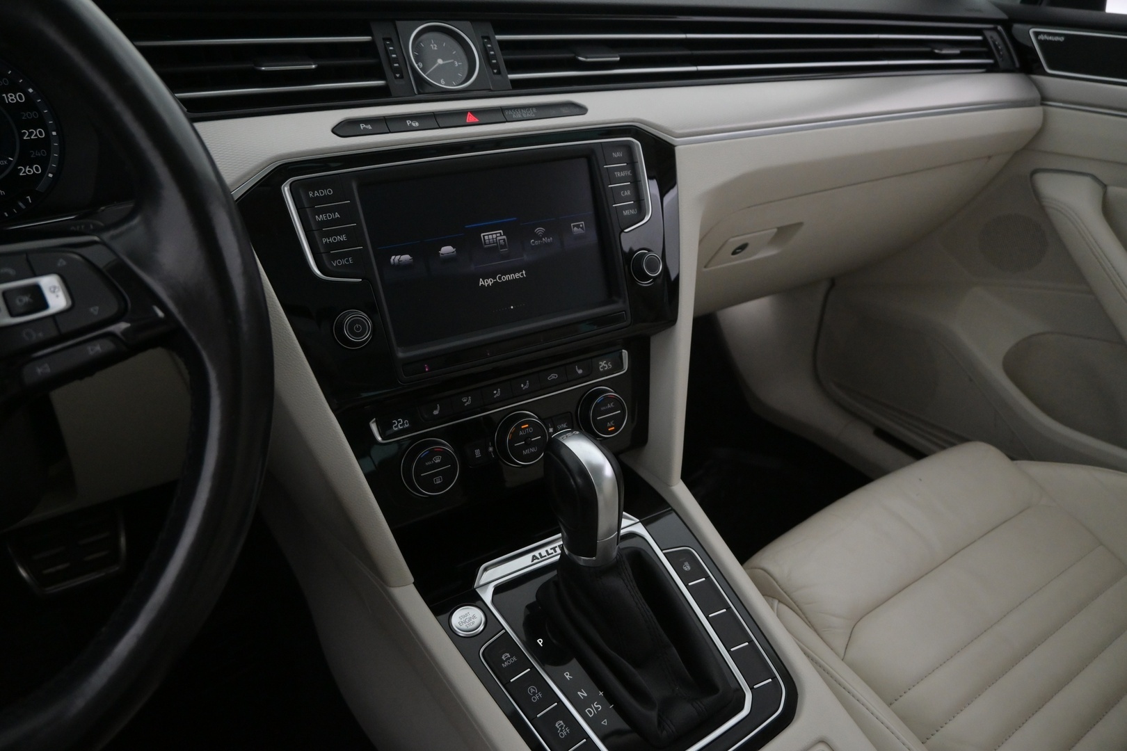 VOLKSWAGEN Passat 2017