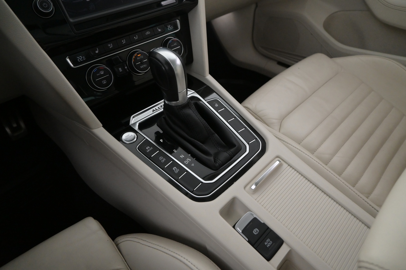 VOLKSWAGEN Passat 2017
