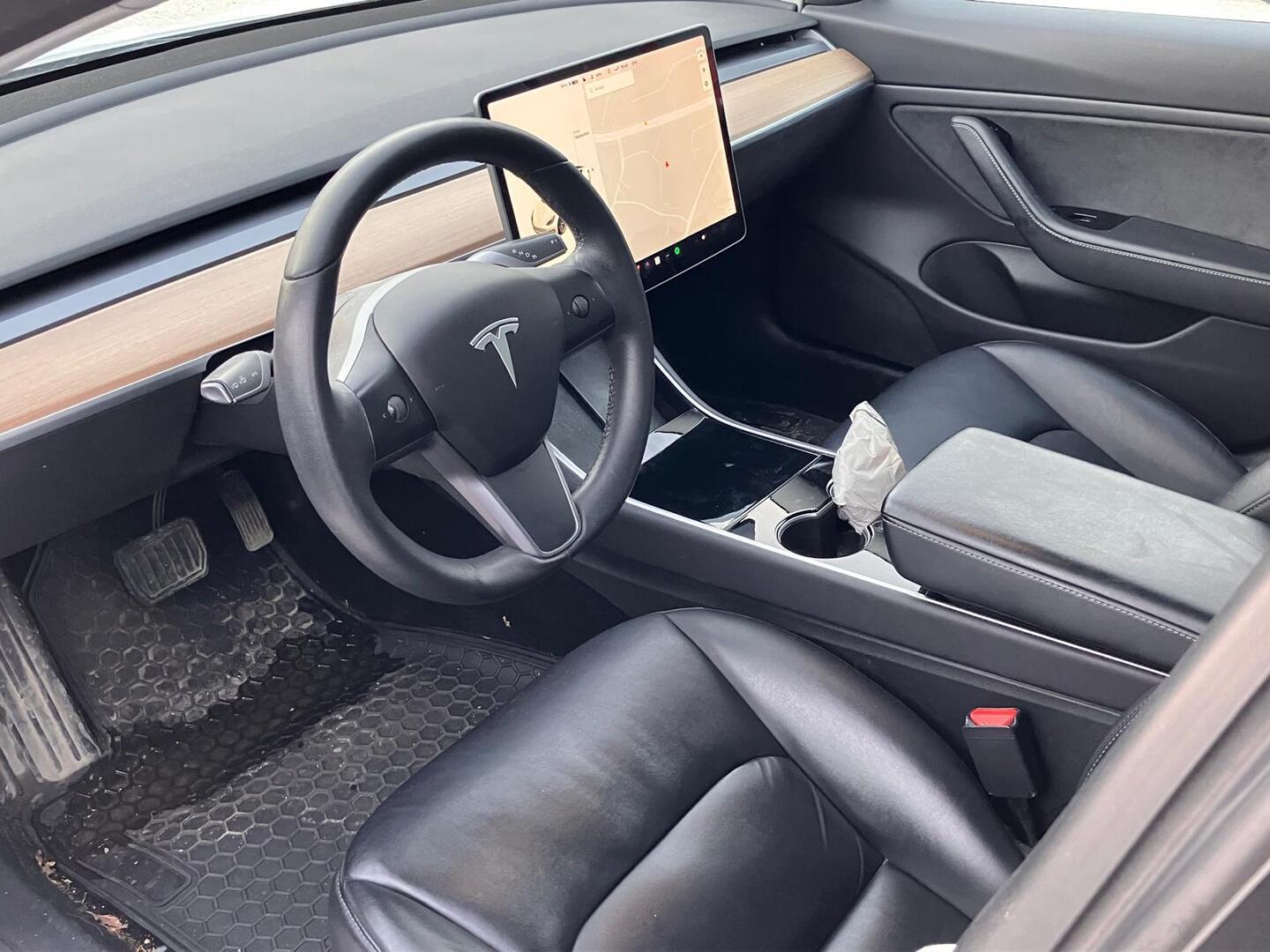 TESLA Model 3 2019