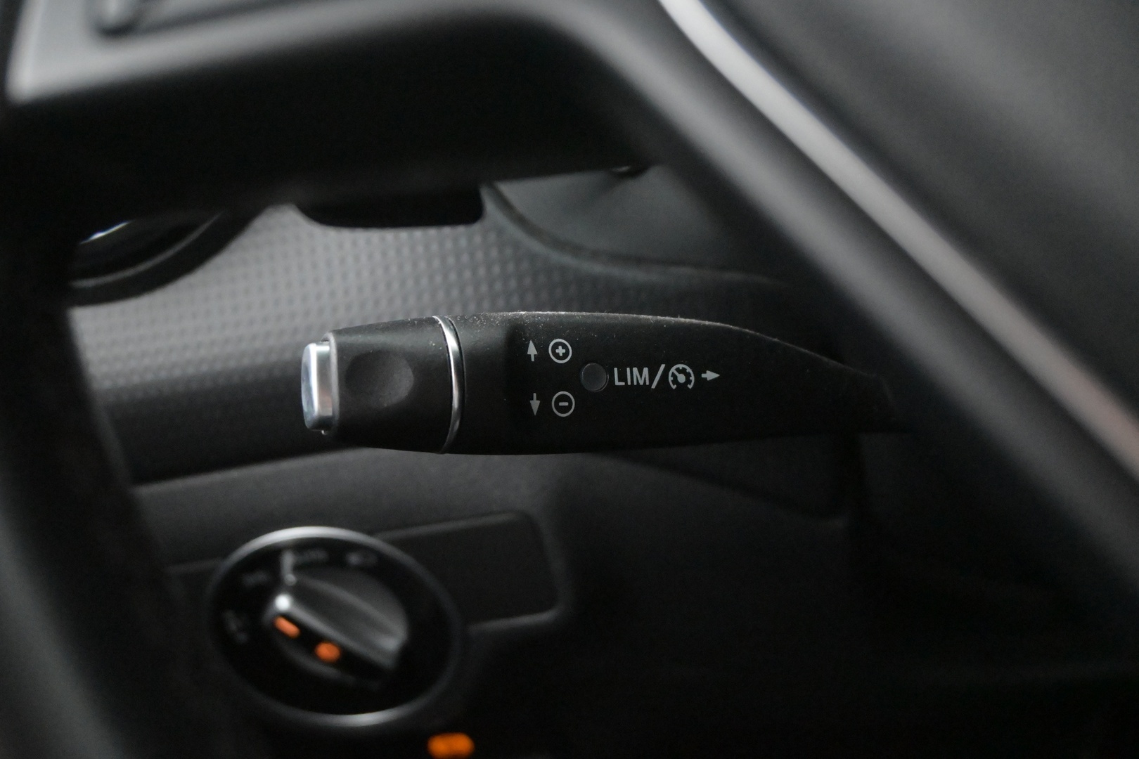 MERCEDES-BENZ A 2015