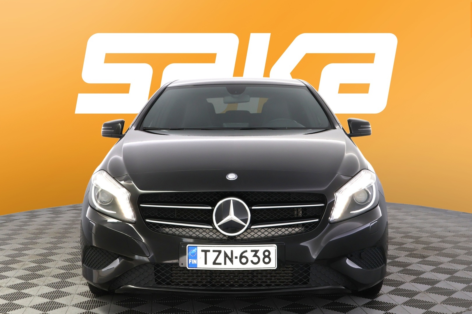 MERCEDES-BENZ A 2015