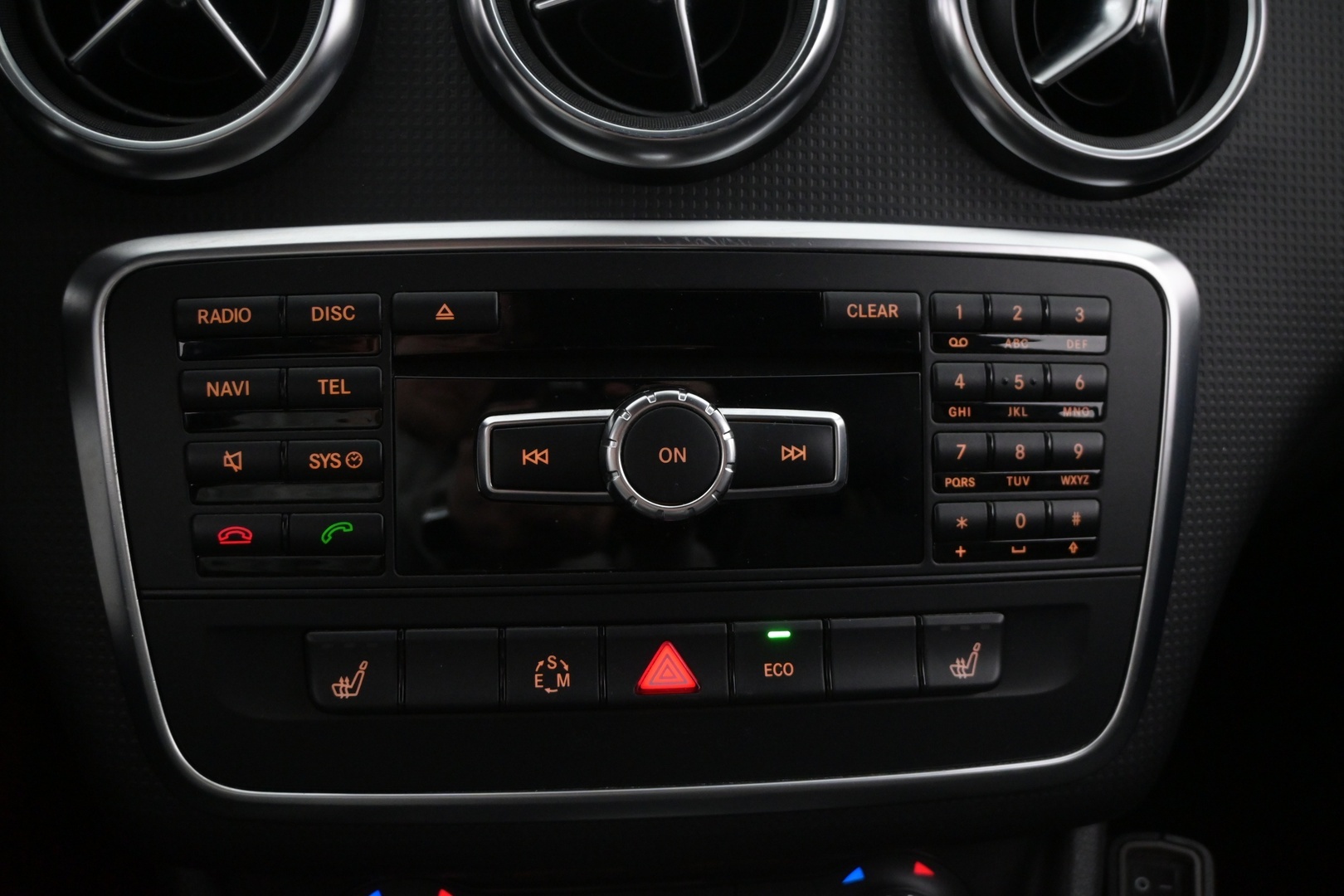 MERCEDES-BENZ A 2015