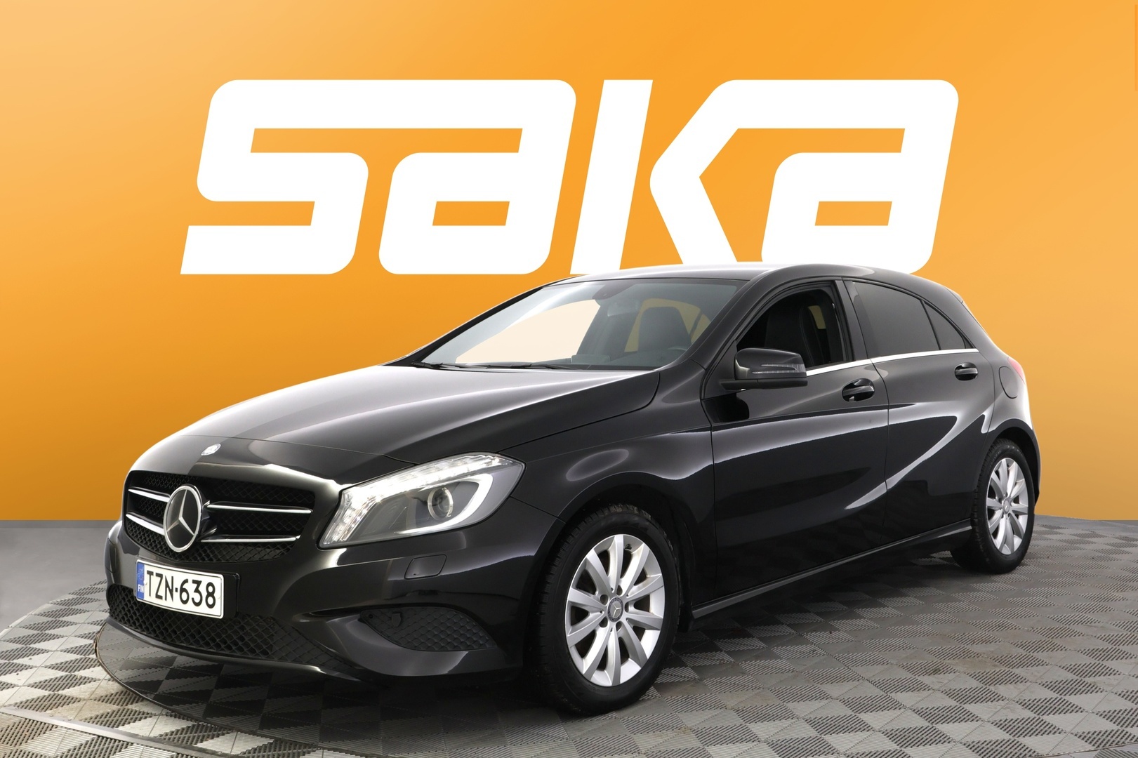 MERCEDES-BENZ A 2015