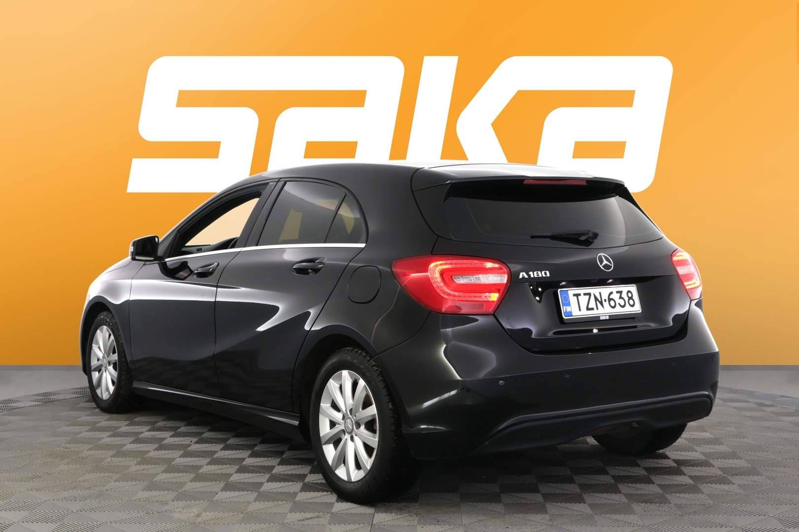 MERCEDES-BENZ A 2015