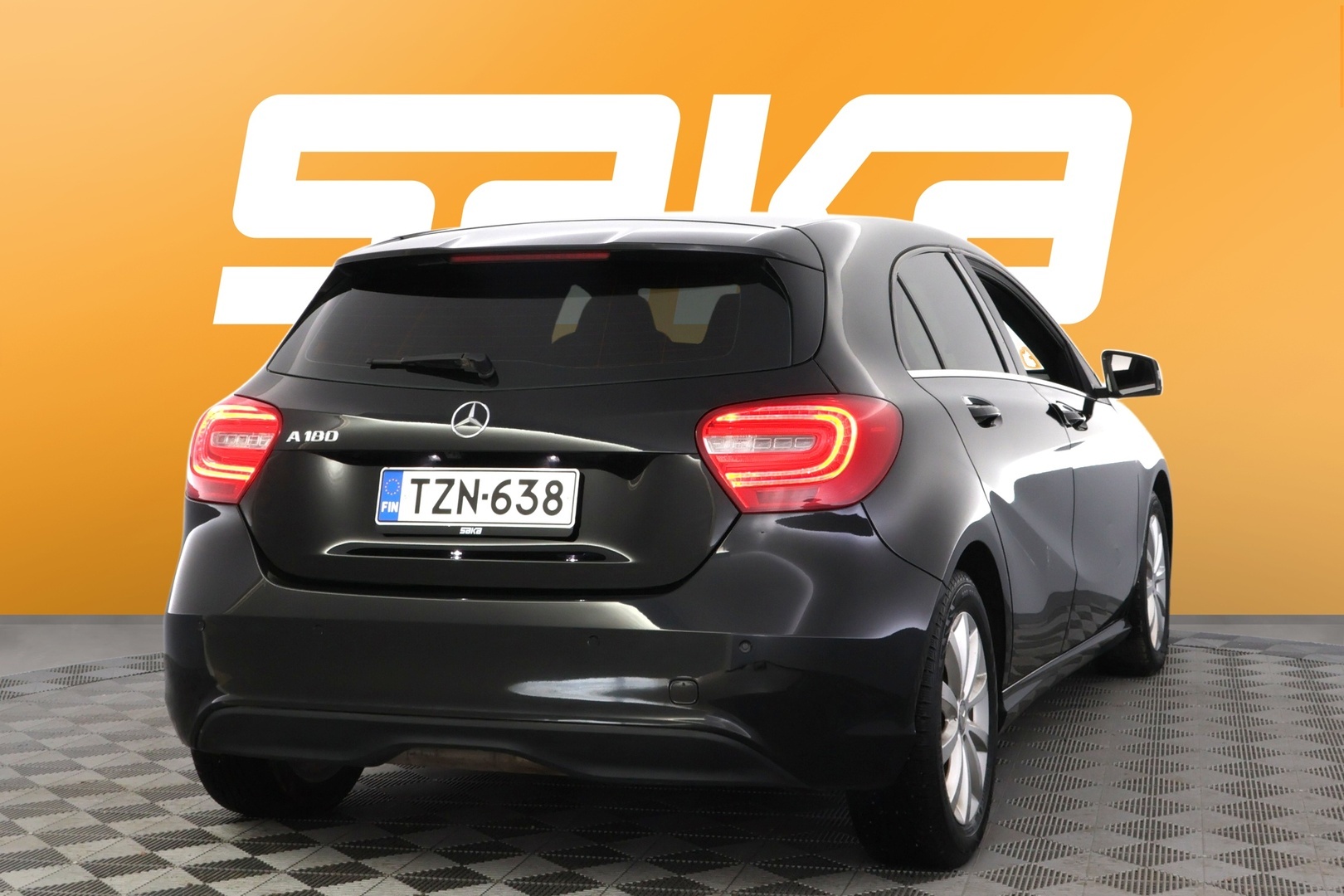 MERCEDES-BENZ A 2015