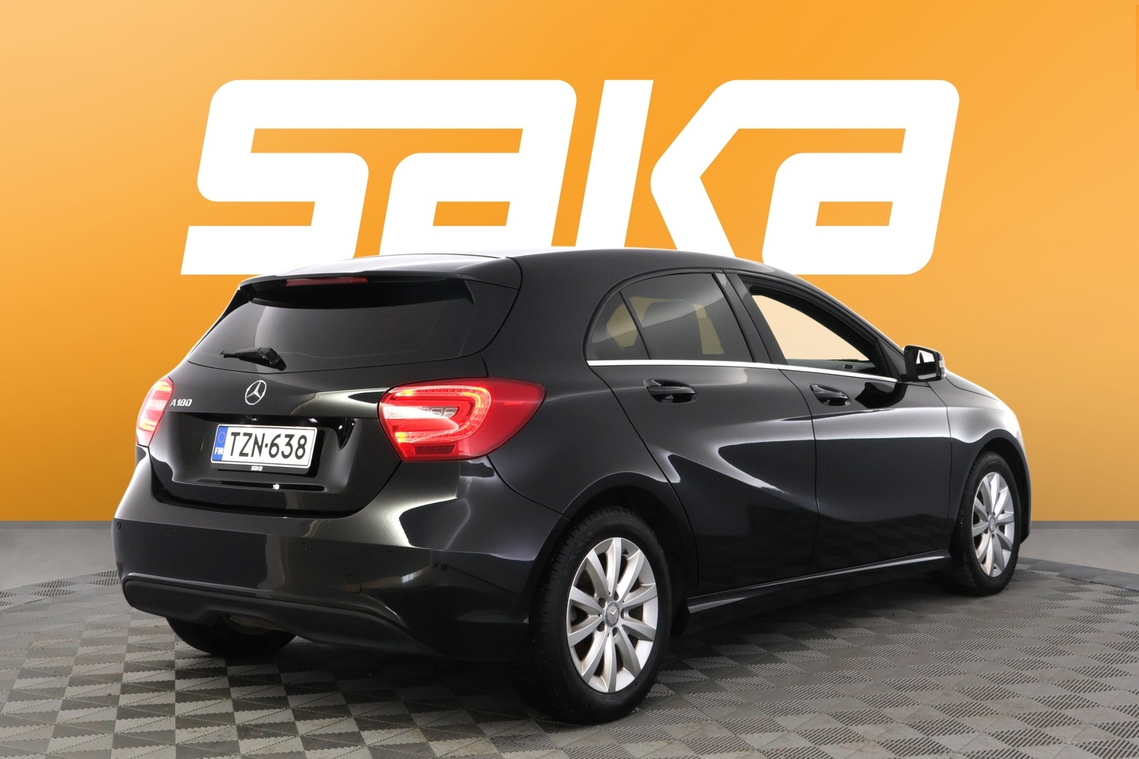 MERCEDES-BENZ A 2015