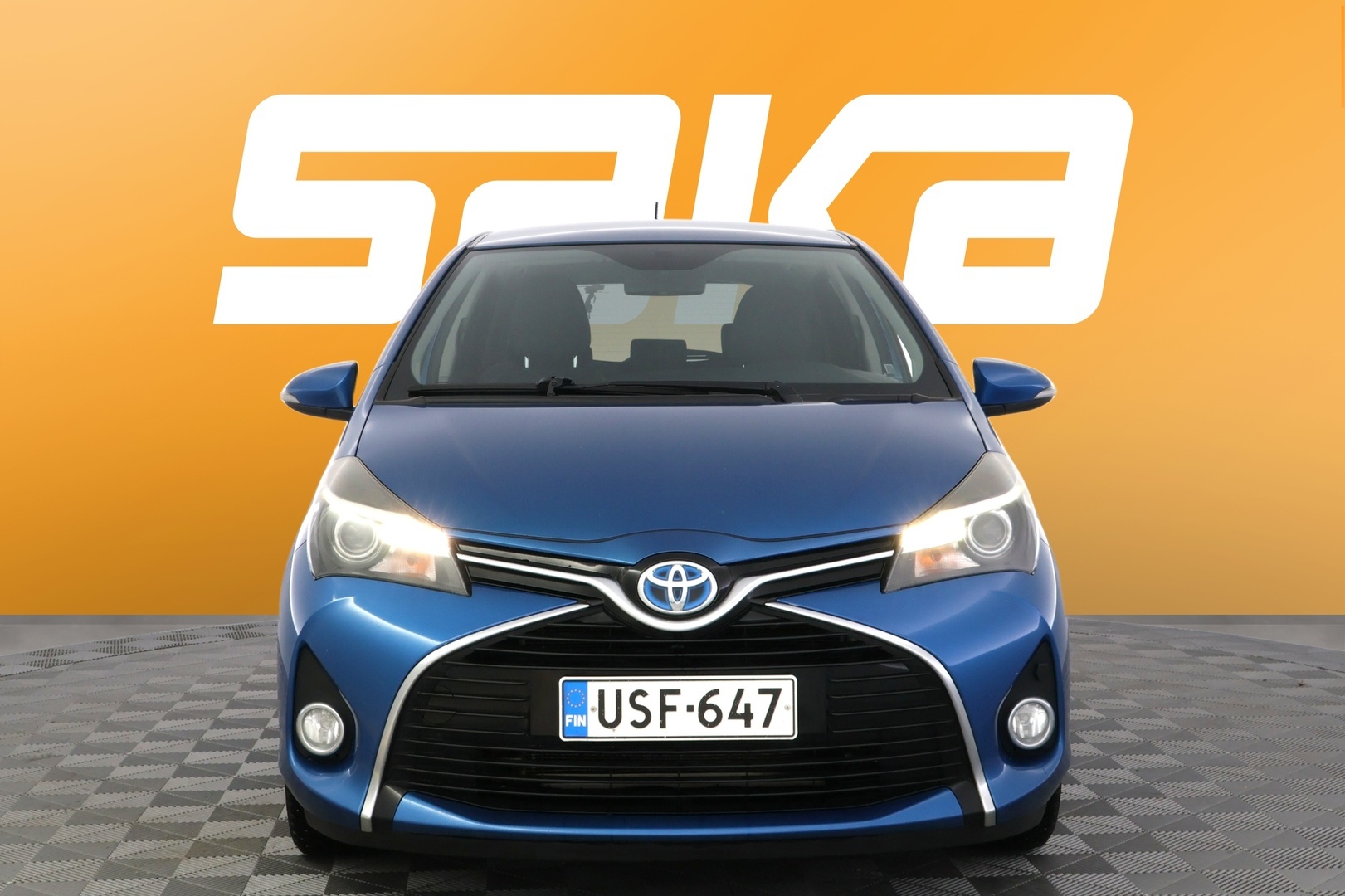 TOYOTA Yaris 2015