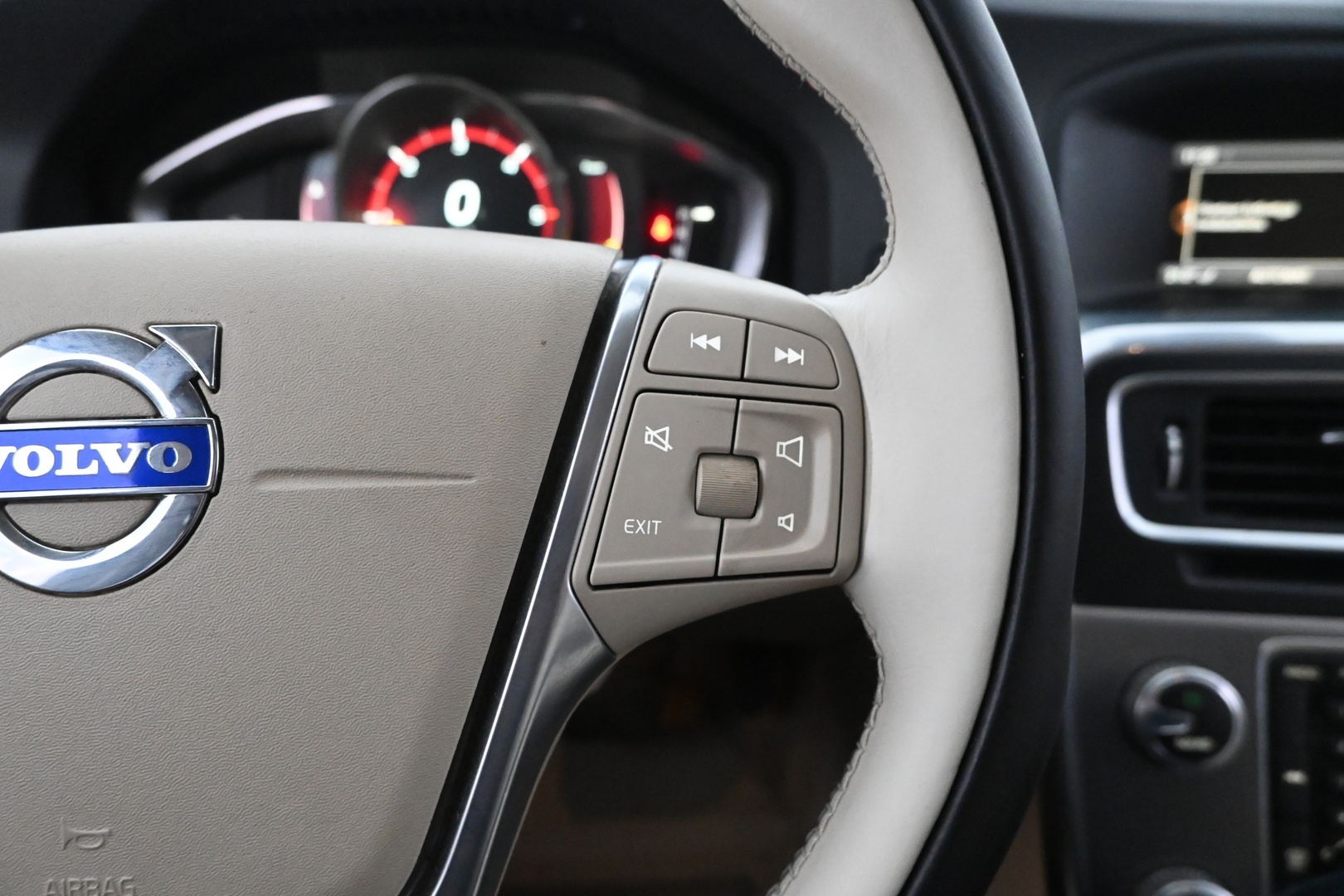 VOLVO S60 2016