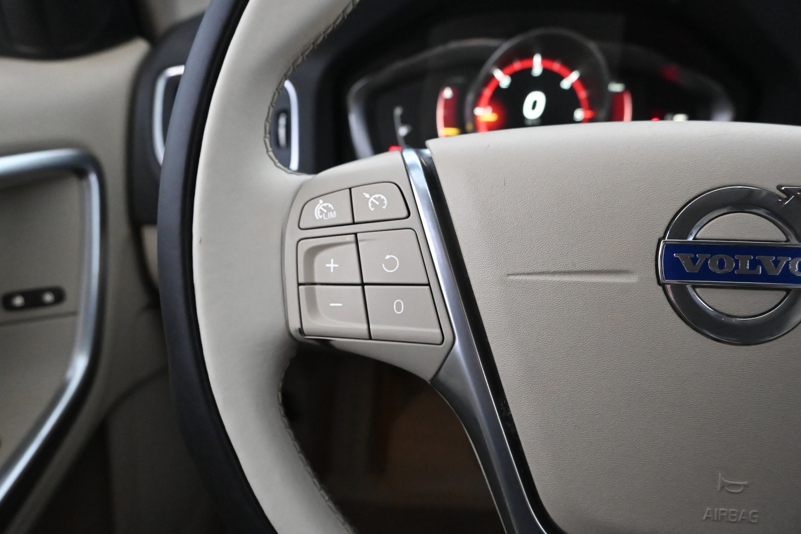 VOLVO S60 2016
