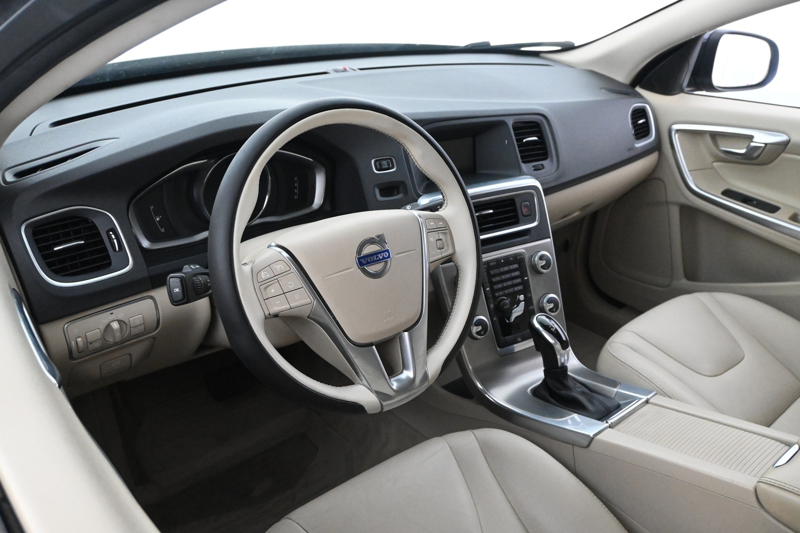 VOLVO S60 2016