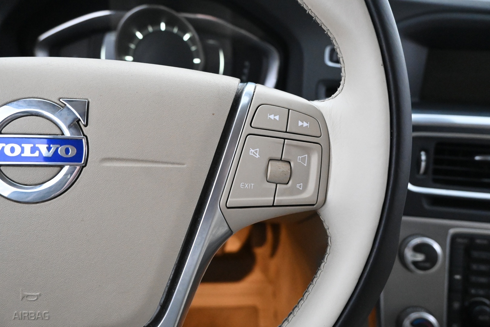 VOLVO S60 2016